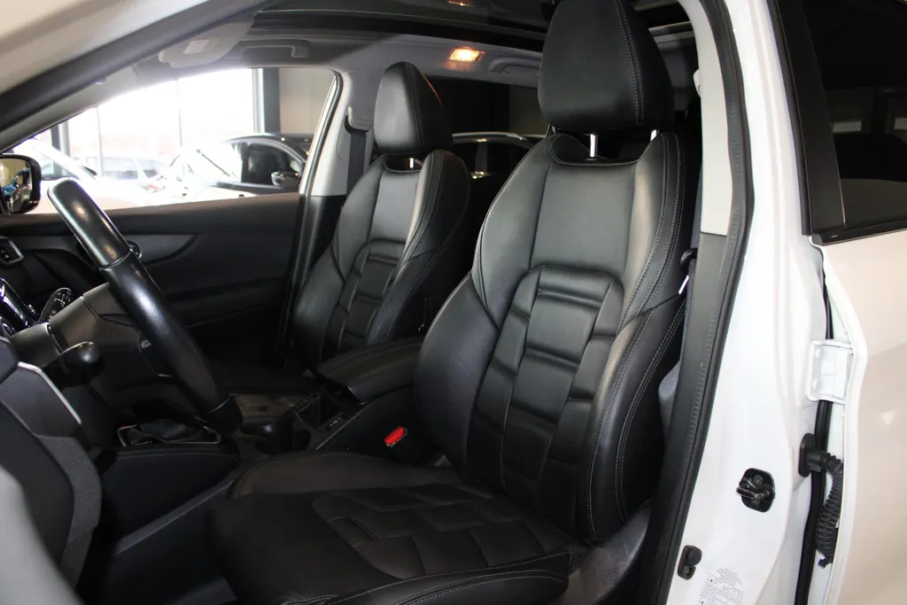 Nissan QASHQAI 1.3 DIG-T Premium Edition | Nappa lederen bekleding | Trekhaak | 1500kg trekgewicht | Pro-pilot | 360grd camera | PDC voor en achter | Climate controle | All season banden | Stoel verwarming |