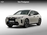 BMW iX xDrive45 101 kWh