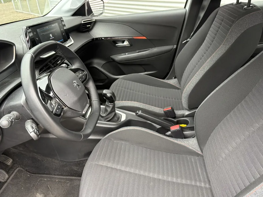 Peugeot 208 1.2 PureTech Active | Navigatie | Airco | Cruise | Rijstrooksensor met correctie | DAB | Apple Carplay/Android Auto