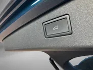 Volkswagen Tiguan 1.5 eHybrid 204PK R-Line Blackstyle · Panoramadak · Trekhaak · Apple/Android Car Play · 360° Camera · Garantie t/m 14-10-2030 of 100000km.