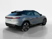 Voyah Courage Business Edition 80 kWh Full Option | Direct Leverbaar | Head Up Display | Stoel koeling,-verwarming & massage | Memorystoelen | 360 Camera | Level 3 Autonoom rijden | Schuif- & Kanteldak | Draadloze Telefoonlader | Elektrische Achterklep |