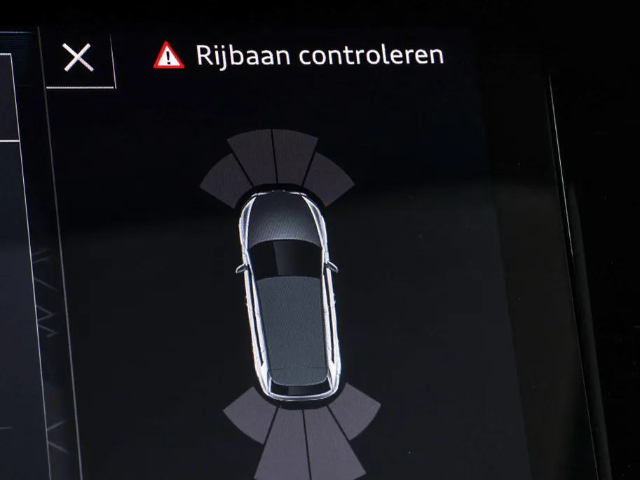 Audi A3 Sportback 40 TFSIe 204pk S-tronic S Edition · Panoramadak · Apple/Android Car Play · Lederen Bekleding · Cruise Control · Navigatie · Stoelverwarming · P-Sensoren · 17'' Inch ·