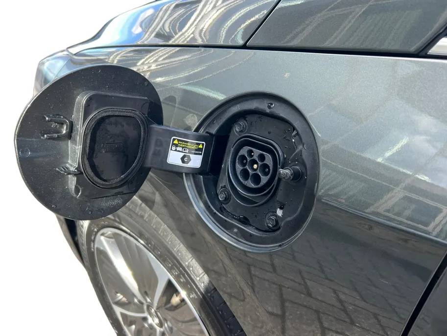 Hyundai IONIQ 1.6 GDi PHEV Premium 142PK | 52km elektrisch WLTP | Navigatie | Cruise Control | Climate Control | Apple Carplay & Android Auto | DAB radio | Keyless entry | Draadloze telefoonlader |