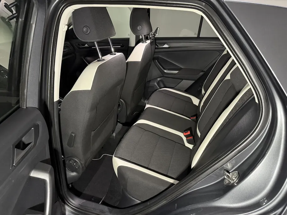 Volkswagen T-Roc 1.5 TSI 150pk Sport | Automaat | Digitaal Dashboard