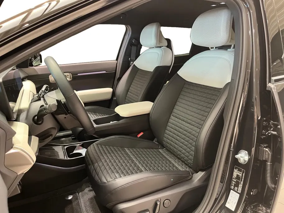 Kia EV4 GT-Line Business Edition 81.4 kWh | 595 km WLTP-actieradius | GT-bekleding | 19' Inch velgen | Mogelijk €2500 voorraadvoordeel!*