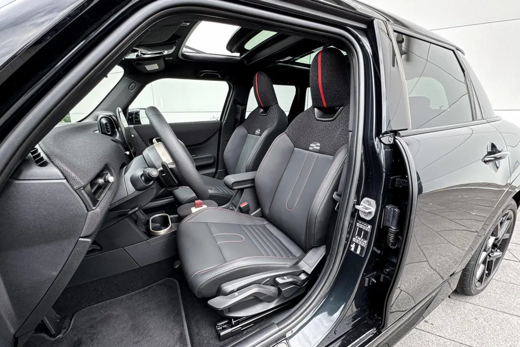MINI Cooper 5-deurs 1.5 Cooper C John Cooper Works XL