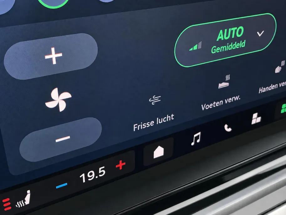 Škoda Octavia Combi 1.5TSI/115PK FL Selection · Apple/Android Car Play · Parkeersensoren · Stoelverwarming · Garantie t/m 04-12-2028 of 120000km.