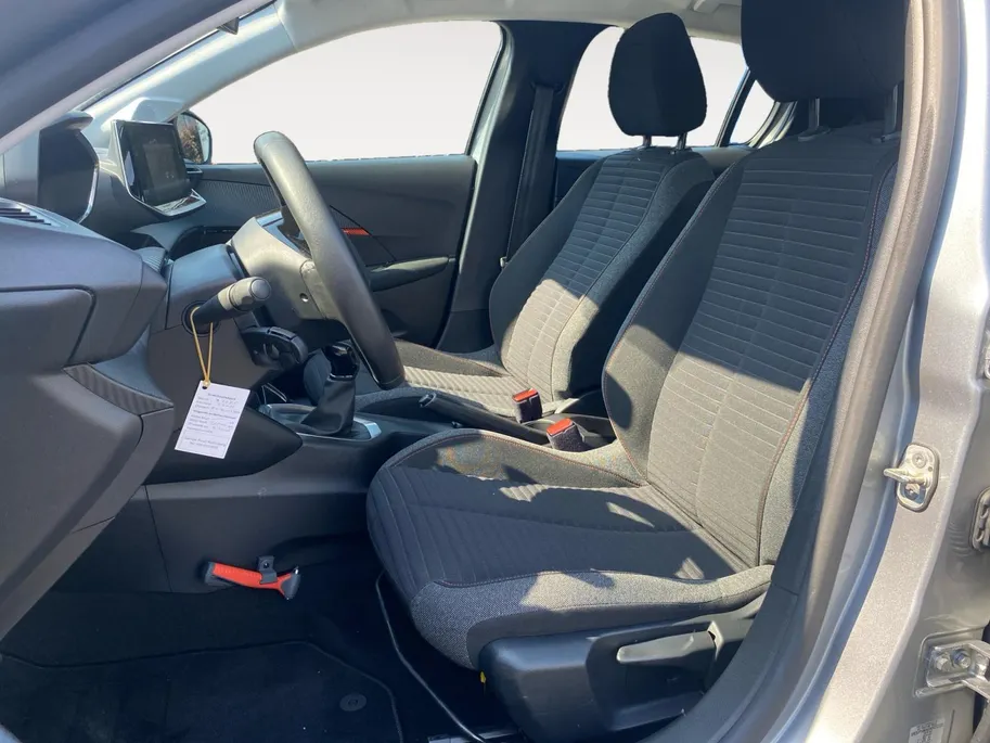 Peugeot 208 1.2 PureTech Active NL auto | navigatie | Apple CarPlay / Android-Auto | cruise control | etc.
