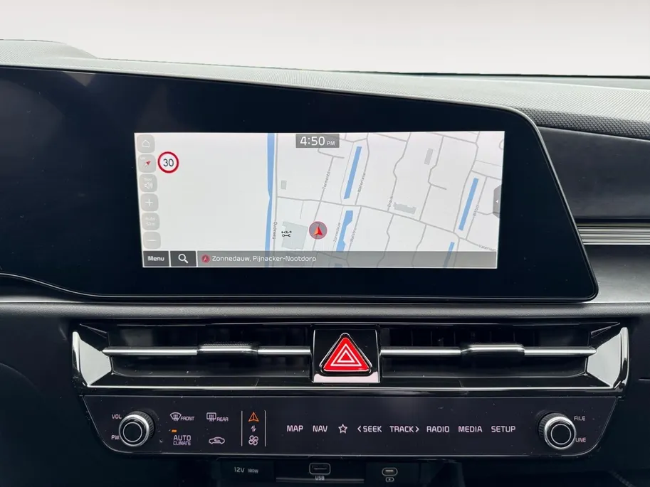 Kia Niro 1.6 GDi Hybrid DynamicPlusLine | Head up display | Elektrische achterklep | Stoel-en stuurverwarming | Lederen bekleding | Schuif/kantel dak | Parkeersensoren v +a
