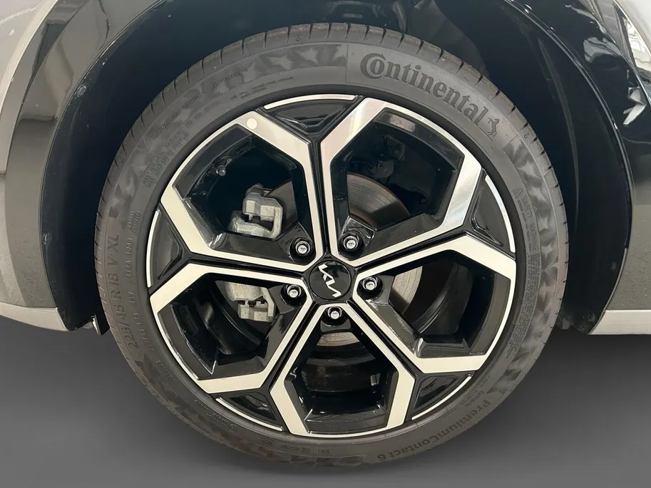 Kia Niro 1.6 GDi PHEV DynamicPlusLine Edition | Orginele Kilometerstand! | Apple Carplay / Android Auto | Navigatiesysteem | Elektrisch Verstelbare Bestuurdersstoel | Stoel + Stuurverwarming | Licht + Regensensor | Parkeersensoren Voor + Achter | Camera Achter | 1