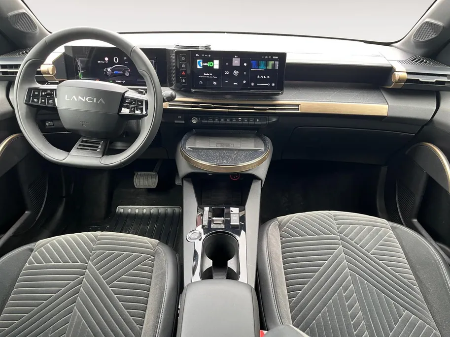 Lancia Ypsilon 1.2 Turbo Hybrid LX | Adaptieve Cruise Control | Apple Carplay & Android Auto | Parkeercamera