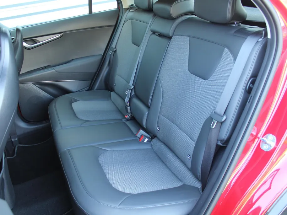Kia Niro 1.6 GDi Hybrid DynamicLine | Camera | Cruise adapt. | Clima | 16' LM | Navi | Keyless |