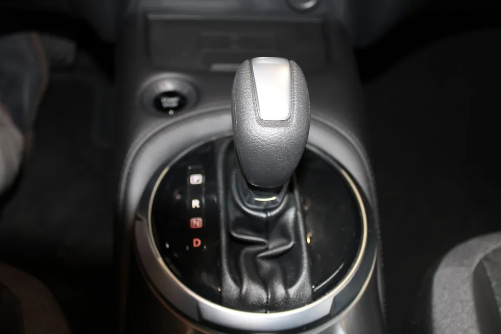 Nissan Juke 1.6 Hybrid N-Connecta *€4250,- actie*Cold pack*Navigatie*Achteruitrij camera*parkeersensoren voor en achter*Climate controle*Apple carplay & android auto*Cruise controle*