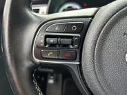 Kia Niro 1.6 GDi Hybrid DynamicLine | Trekhaak Vast + 13-Polige Stekker | All-Seasonbanden | Apple Carplay / Android Auto | Navigatiesysteem | Parkeersensoren + Camera Achter | Cruise Control | Rijstrooksensor + Correctie