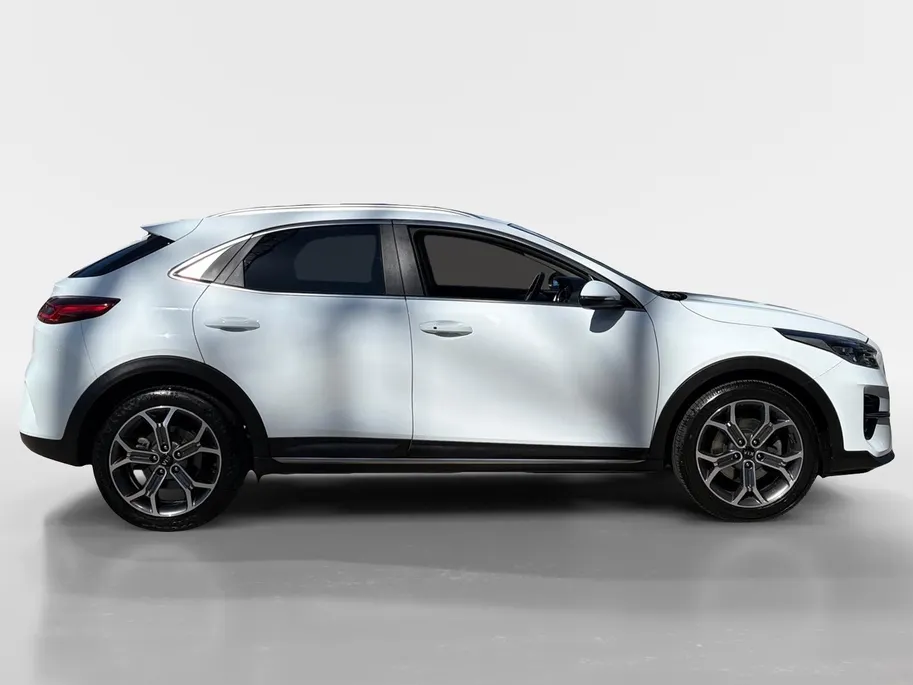 Kia XCeed 1.0 T-GDi DynamicPlusLine | Stoel- en stuurverwarming | Keyless entry/start | Achteruitrijcamera | Parkeersensoren achter | Apple/Android Carplay | Cruise control | Climate control | Navi