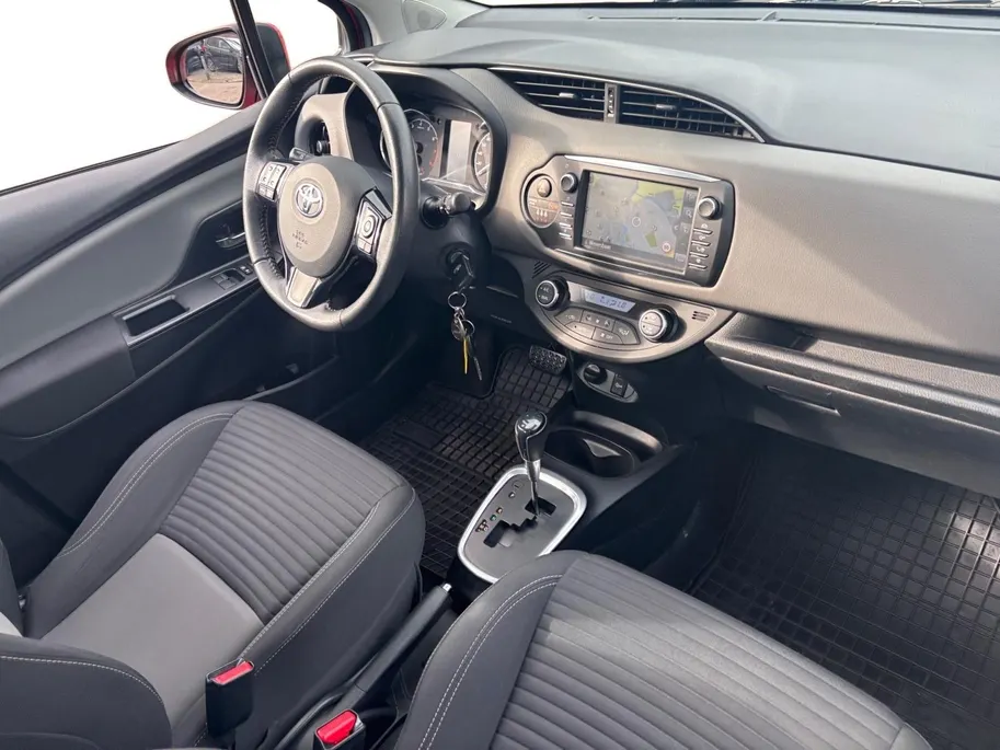 Toyota Yaris 1.5 VVT-i Energy | Trekhaak | Achteruitrijcamera | Climate control | Navigatie