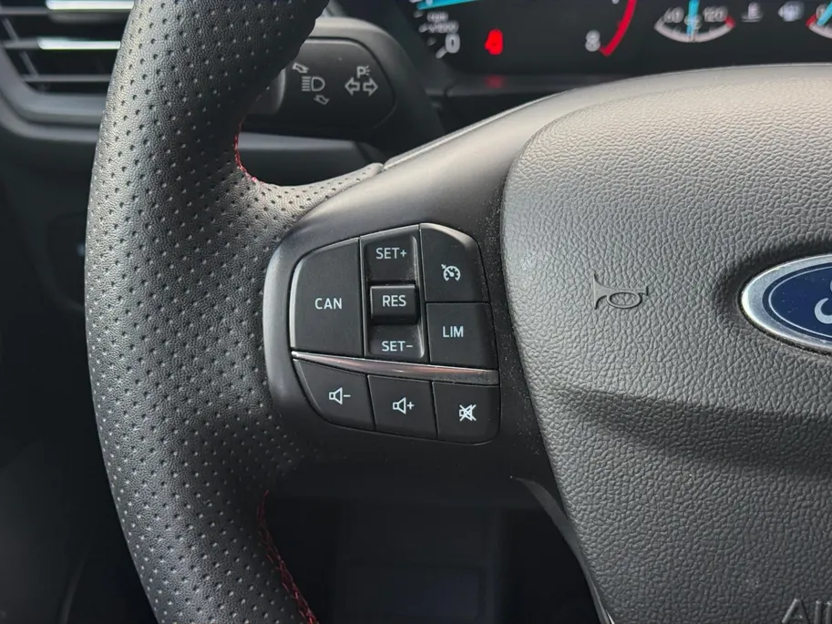 Ford Focus 1.0 EcoBoost Hybrid ST Line | NL-Auto | Dealer Onderhouden | Navigatie | Apple/Android Auto | Parkeersensoren | 12 maanden garantie! |