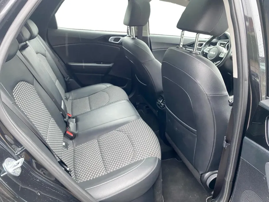 Kia XCeed 1.6 GDi PHEV DynamicPlusLine | Navi | Clima | Camera | Schuif/Kanteldak | Stoel/Stuurverwarming | Adaptieve Cruise | El. Achterklep | Apple Carplay | Android Auto
