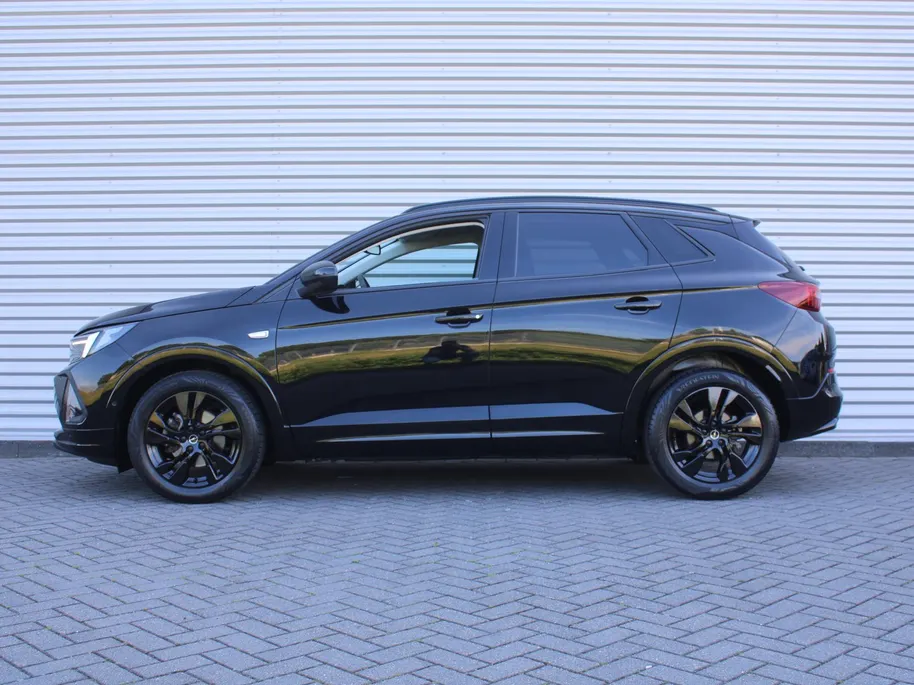 Opel Grandland 1.2 Turbo GS Line | Stuur-/ stoel-/ voorruitverwarming | Matrix LED | Elek. achterklep | 18' LM | Dodehoek detectie | Clima | Navi | Camera voor + achter |