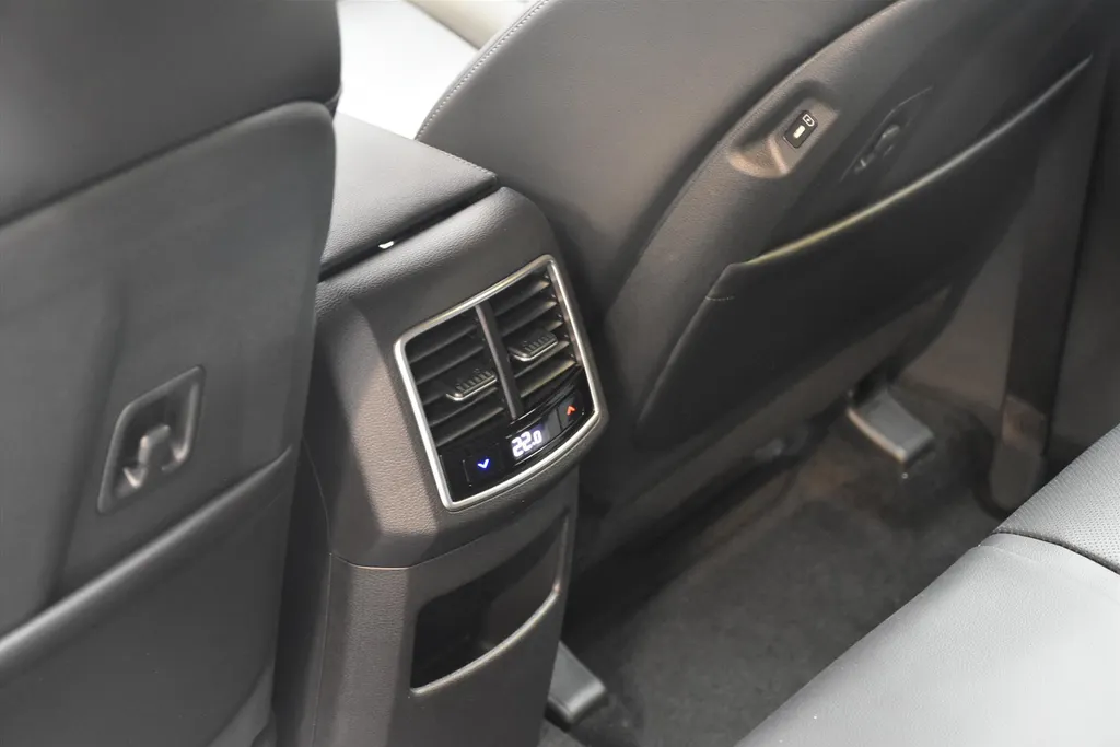 Kia Sportage 1.6 T-GDi 239pk Hybrid AT6 Black Edition DIRECT LEVERBAAR