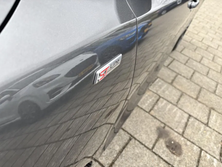 Ford Focus Wagon 1.0 EcoBoost Hybrid ST Line X