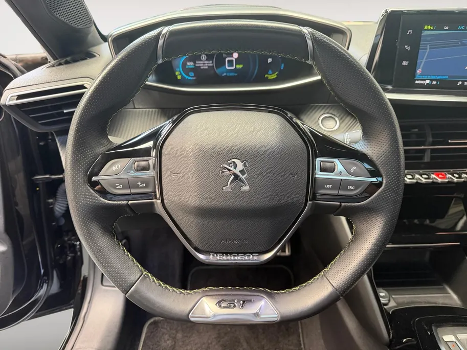 Peugeot e-208 EV GT 350 50 kWh STOELVERWARMING | ACHTERUITRIJCAMERA | GLASSROOF | 12 MAANDEN BOVAG GARANTIE