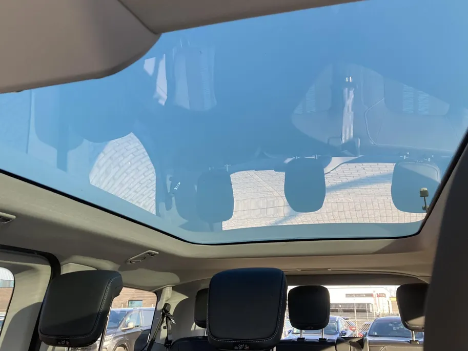Ford Tourneo Custom E-Custom 65kW 218pk Sport 8- 340 L1H1 Sport ELEKTRISCH-Personenvervoer 8 zitplaatsen-Panoramadak-Sportuitvoering
