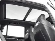 Volkswagen Tiguan 1.5eTSI/150PK R-Line Blackstyle DSG · Panoramadak · Trekhaak · Apple/Android Car Play · Camera · Garantie t/m 30-09-2030 of 100000km.