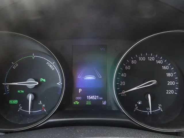 Toyota C-HR 1.8 Hybrid Bi-Tone Trekhaak | Leder | Blindspot | Stoelverwarmin