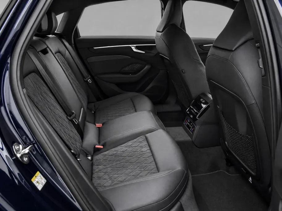 Audi A6 Limousine 2.0 e-hybrid quattro S edition 299 PK · Tech plus · 21' LM Velgen · Exterieurpakket zwart · Bekleding Leder/Alcantara · MEGA Sale
