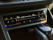 Volkswagen Polo 1.0TSI/95PK R-Line DSG · Navigatie · Apple/Android Car Play · Camera + Parkeersensoren · Clima · Stoelverwarming · Garantie t/m 18-01-2027 of 80000km.