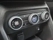 Dacia Sandero 1.0 TCe 90 Journey | Camera | Apple Carplay & Android Auto | Climate & Cruise Control *