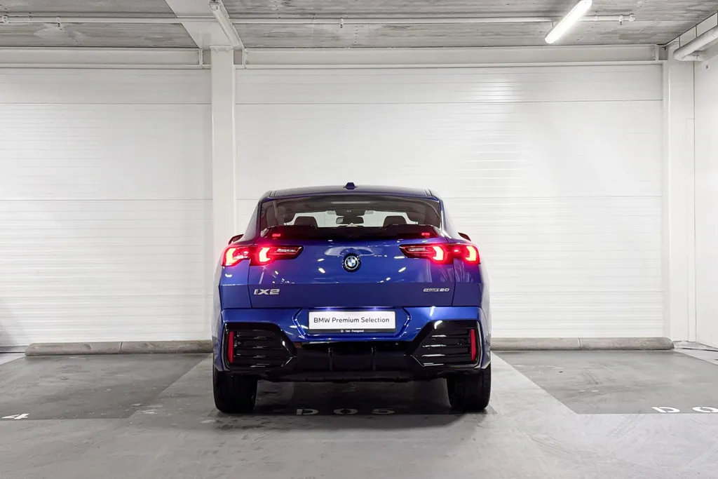 BMW iX2 eDrive20