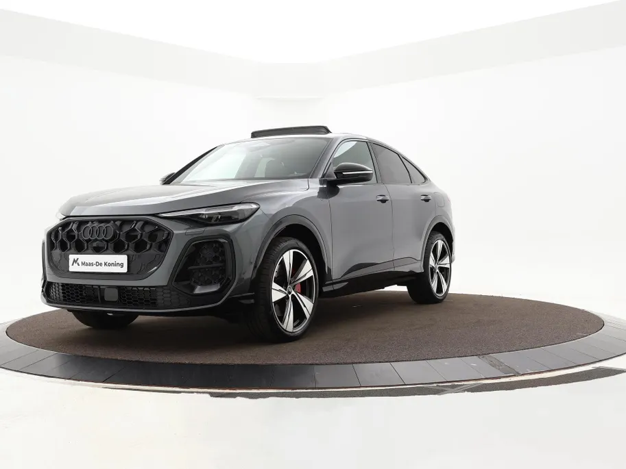 Audi Q5 Sportback 2.0 TFSI e-hybrid 367pk Quattro S edition Competition · Panoramadak · Inklap. Trekhaak · 360 Camera · Matrix LED · Elek. Stoelen · RS Carbon Styling Pack · Garantie t/m 10-12-2030 of 100.000km