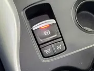 Renault Kadjar 140PK TCe Intens Automaat | Trekhaak (1500 KG) | Panoramadak | 19' Lichtmetalen Velgen | Stoelverwarming | Navi | Camera | Climate Control | Adaptieve Cruise Control | Leder |