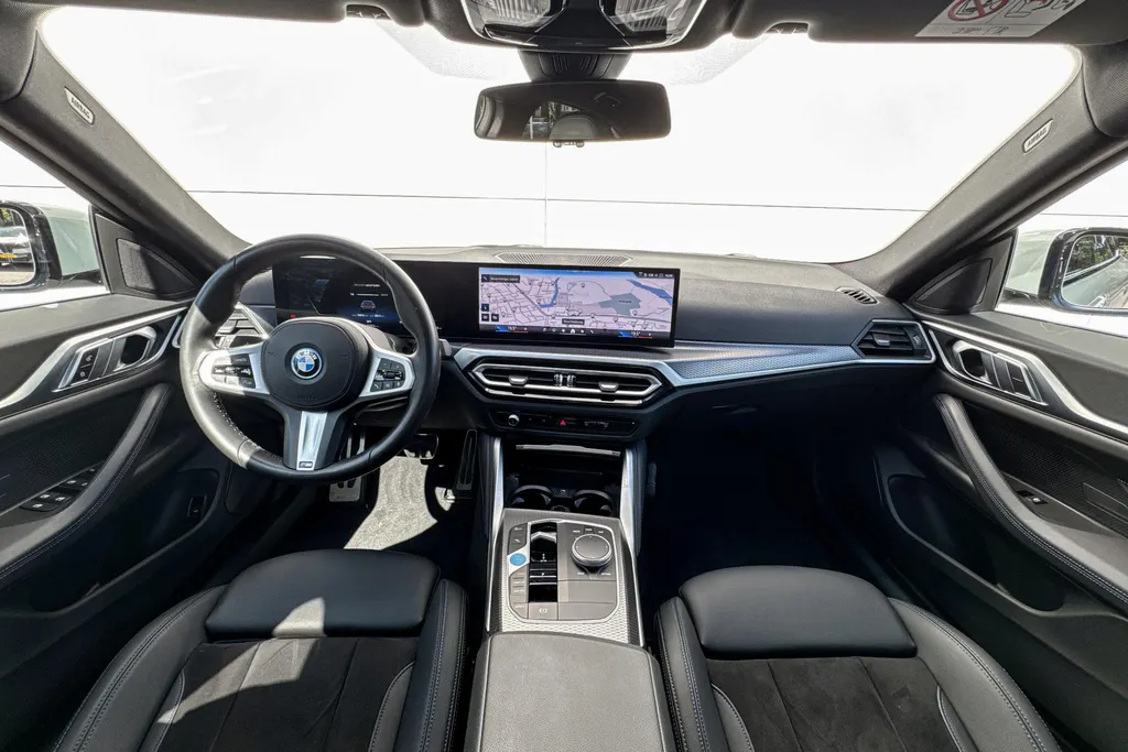 BMW i4 eDrive35 70 kWh