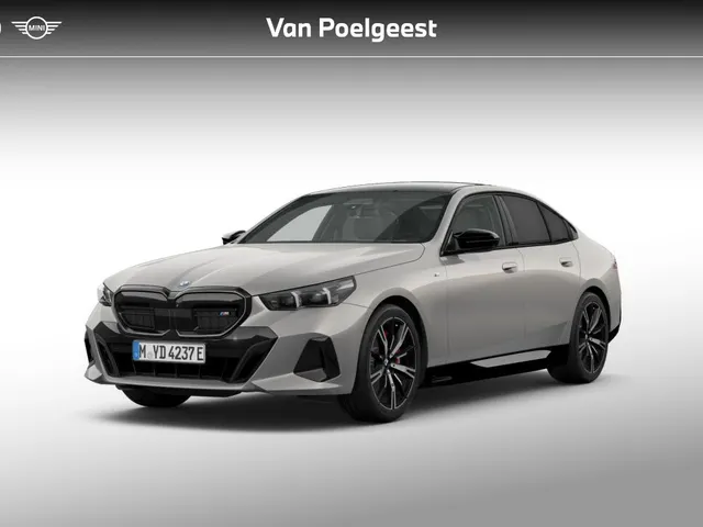 BMW i5 Sedan