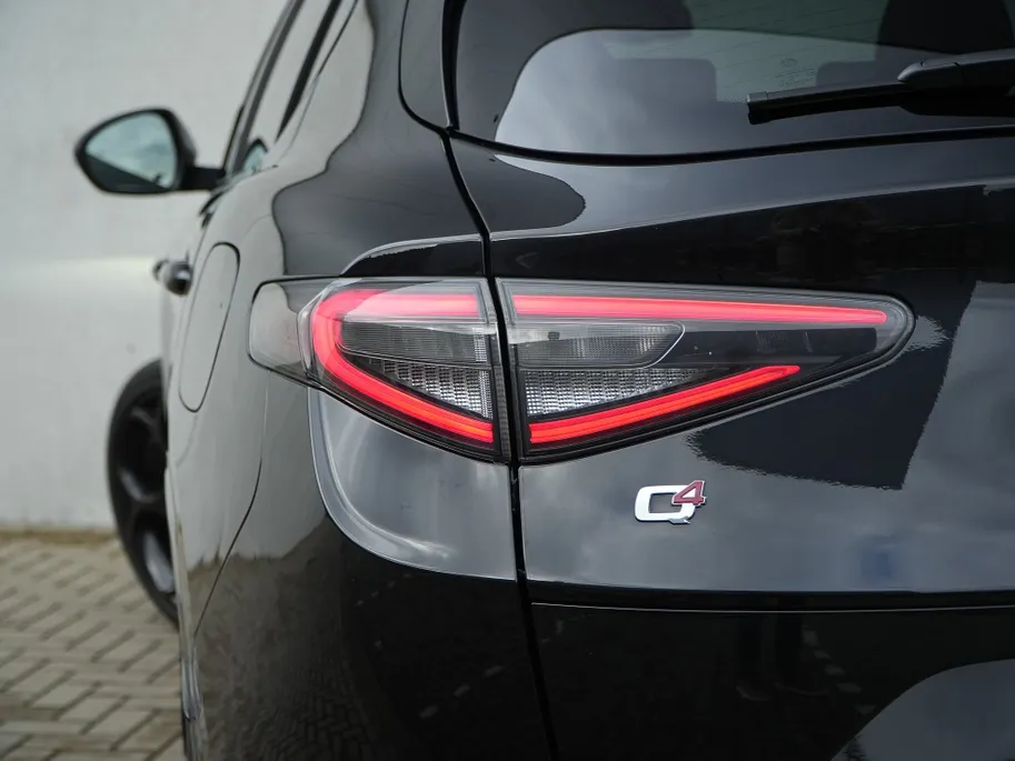 Alfa Romeo Stelvio 2.0 Turbo 280 PK AWD Competizione | Veloce | Pano | Harman | 21'