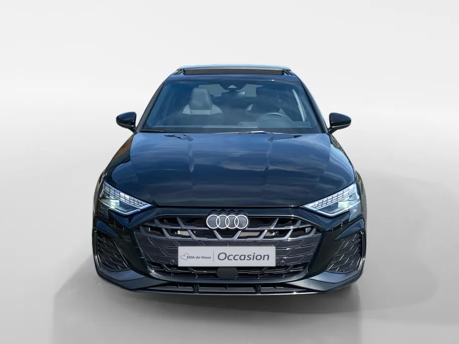 Audi A3 Sportback 35 TFSi m-Hybrid S-Tronic aut. S Edition | 3X S Line | Panodak | SONOS Sound | Camera | Stoelverwarming | Wireless Carplay | Adaptief Cruise Control | Etc.