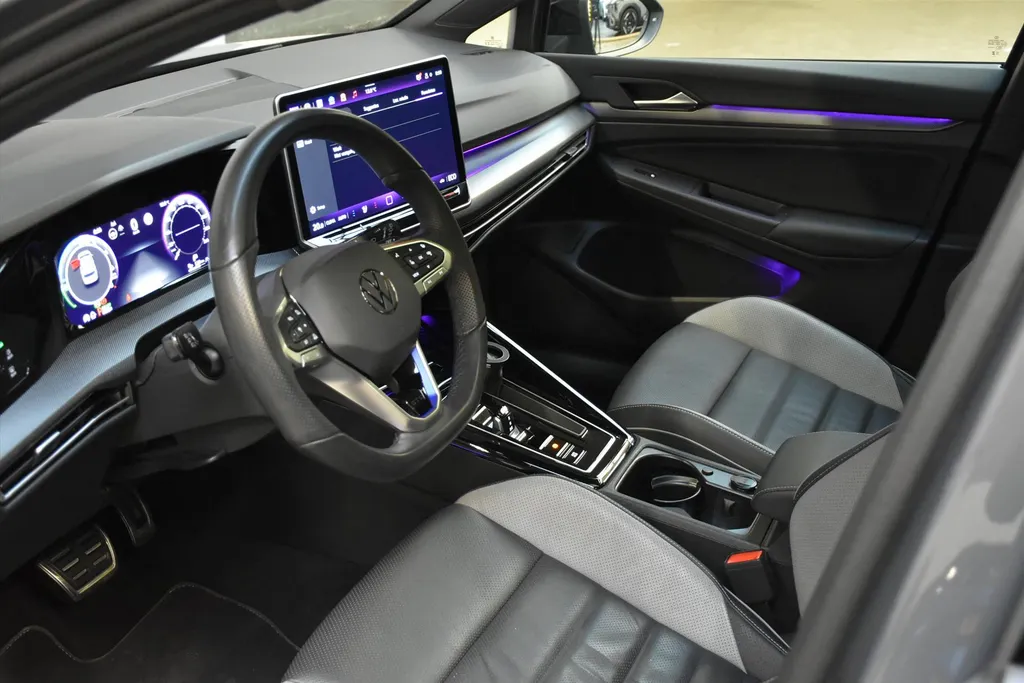 Volkswagen Golf 1.5 eHybrid GTE | Panoramadak | 360° Camera | Navigatie