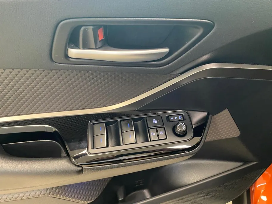 Toyota C-HR 2.0 Hybrid Launch Edition | DEALER ONDERHOUDEN |
