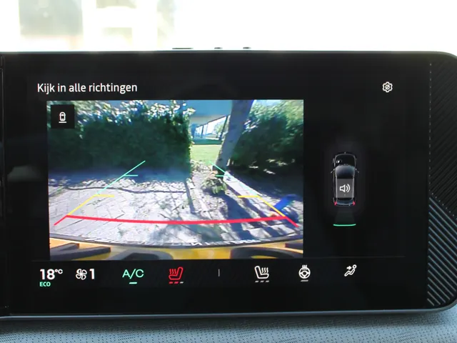 Renault 5 comfort range Roland-Garros 52 kWh | Alpine spoiler | Navigatie | Adaptive Cruise | Speciale uitvoering | DEMONSTRATIE AUTO, VRAAG NAAR BESCHIKBAARHEID |