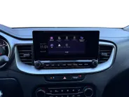 Kia Ceed Sportswagon 1.5 T-GDi DynamicLine 140 PK | Cruise Control Adaptief | Camera | Carplay | Navi | LM Velgen | 140 PK | Fabrieksgarantie 19-8-2031 +3x 1 jaar* | NAP