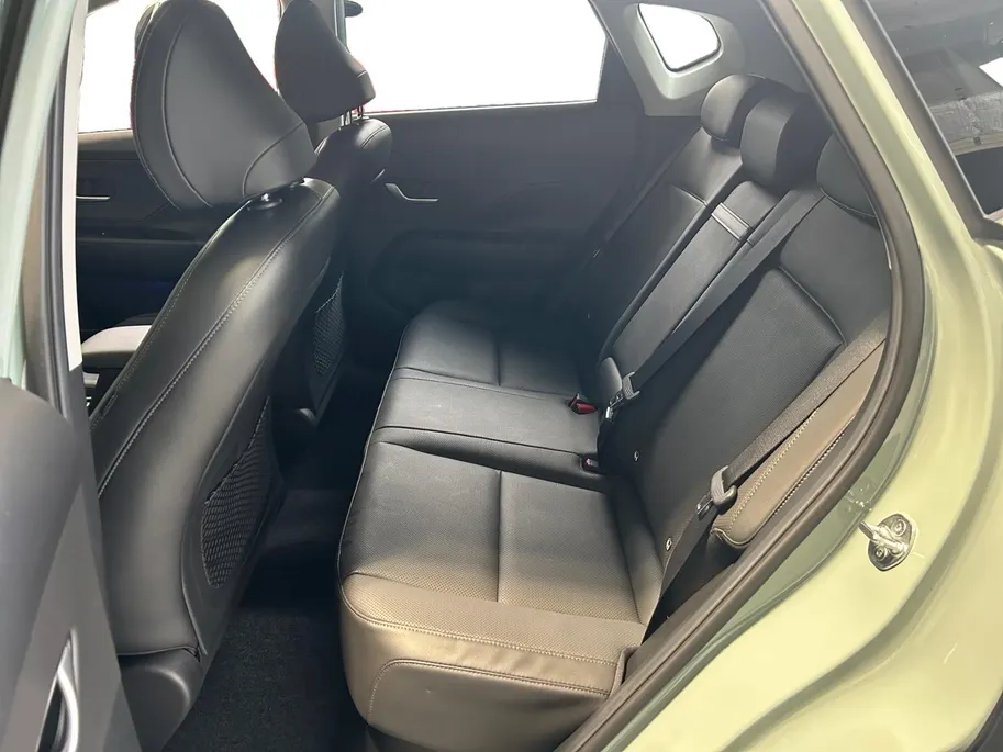 Hyundai Kona 1.6 GDI HEV Premium | Trekhaak Afn 13polig| Apple Carplay / Android Auto | Navigatiesysteem | Elektrisch Verstelbare Voorstoelen | Bestuurdersstoel + Geheugen | Parkeersensoren Voor + Achter | Camera Voor + Achter | Stoelverwarming + Stoelkoeling | Stuurv