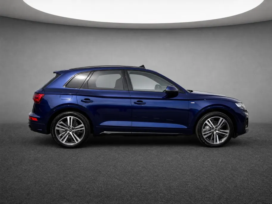 Audi Q5 50 TFSIe 299PK S-tronic S Line · Panoramadak · Camera ·  Luchtvering · Apple/Android Car Play · Keyless · 20'' Inch · Garantie t/m 28-05-2028 of 80000km.