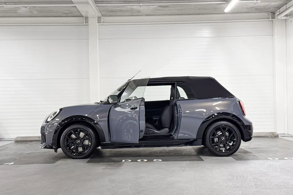 MINI Cooper Cabrio S John Cooper Works