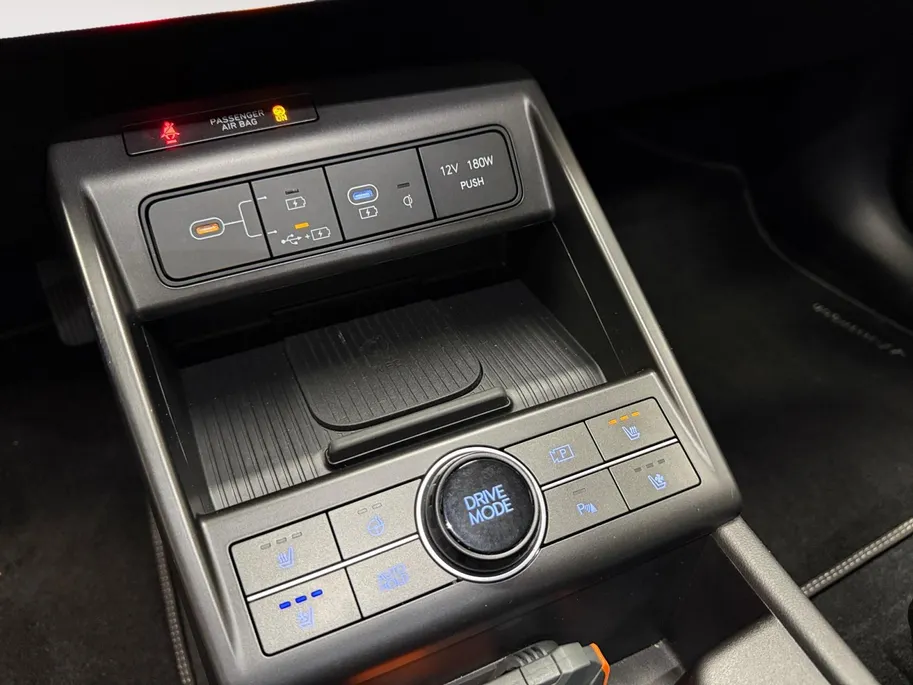 Hyundai Kona Electric PREMIUM | 65.4KWH | NL-AUTO | DEALERONDERHOUDEN |