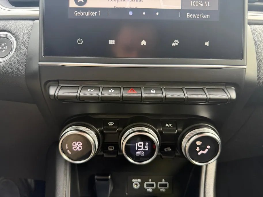 Renault Captur 1.6 E-Tech full hybrid 145 techno | Trekhaak | Camera | Parkeersensoren | LMV | Apple Carplay & Android Auto | Navigatie | Cruise & Climate Control | 12 Maanden BOVAG Garantie