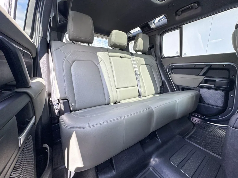 Land Rover Defender 110 2.0 P400e 110 X-Dynamic HSE