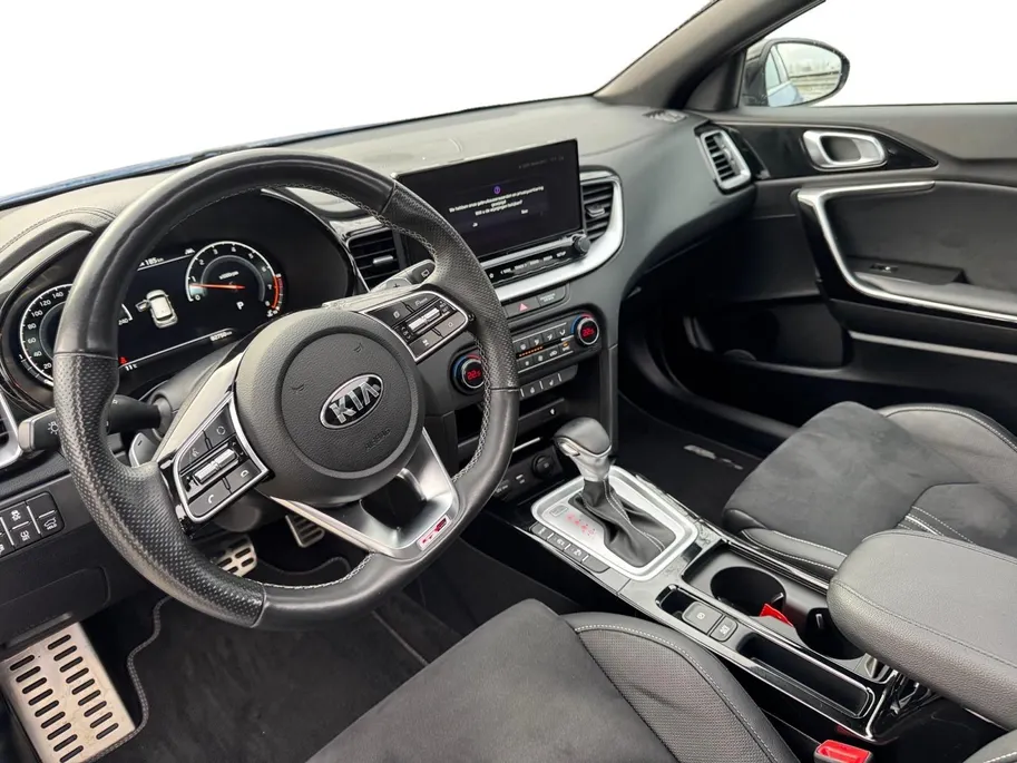 Kia ProCeed 1.5 T-GDI GT-PlusLine Automaat | Navi | Adaptive Cruise | Memory Seats | Panoramadak | JBL Soundsystem | Elektr. Achterklep | Apple Carplay